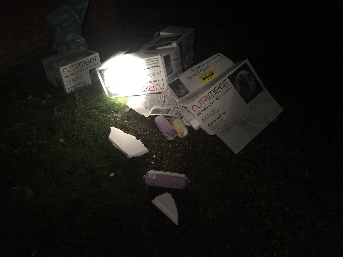 CanisMassage's tweet photo. @MyUKMailbox1 - Congratulations on another successful delivery. Please do let me know if you think throwing my parcels so that they destroy themselves is acceptable practice? https://t.co/6Mi9RRScjc