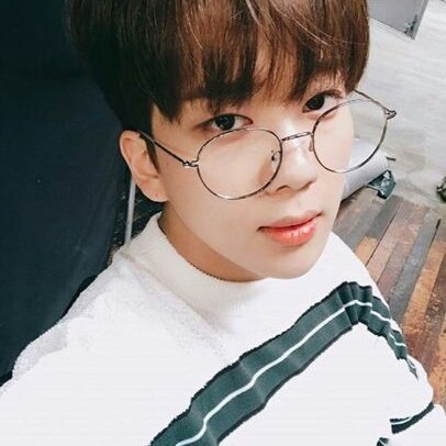 onefanmonsta7's tweet photo. — В Корее уже 24 января, и это значит, что у нашего замечательного вокалиста Ёндже день рождения🎉🎊
Ты мой самый драгоценный милейший талантливейший ребёночек счастья тебе, зайчонок💕😗
Спасибо тебе,что всегда поднимаешь нам настроение😁
Я люблю тебя❤
#HappyBirthdayYoungJae https://t.co/3jnje8wYTV