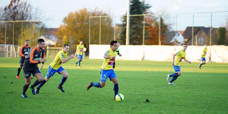 KSK_Beveren's tweet photo. Ook Jimmy Potithai blijft een Leeuw!!!
Onlangs speelde hij zijn 100ste competitiematch voor Beveren.
Bedankt Jimmy!
https://t.co/a95terdZzw
#Beveren #YBSKB https://t.co/auRMZbKiWZ