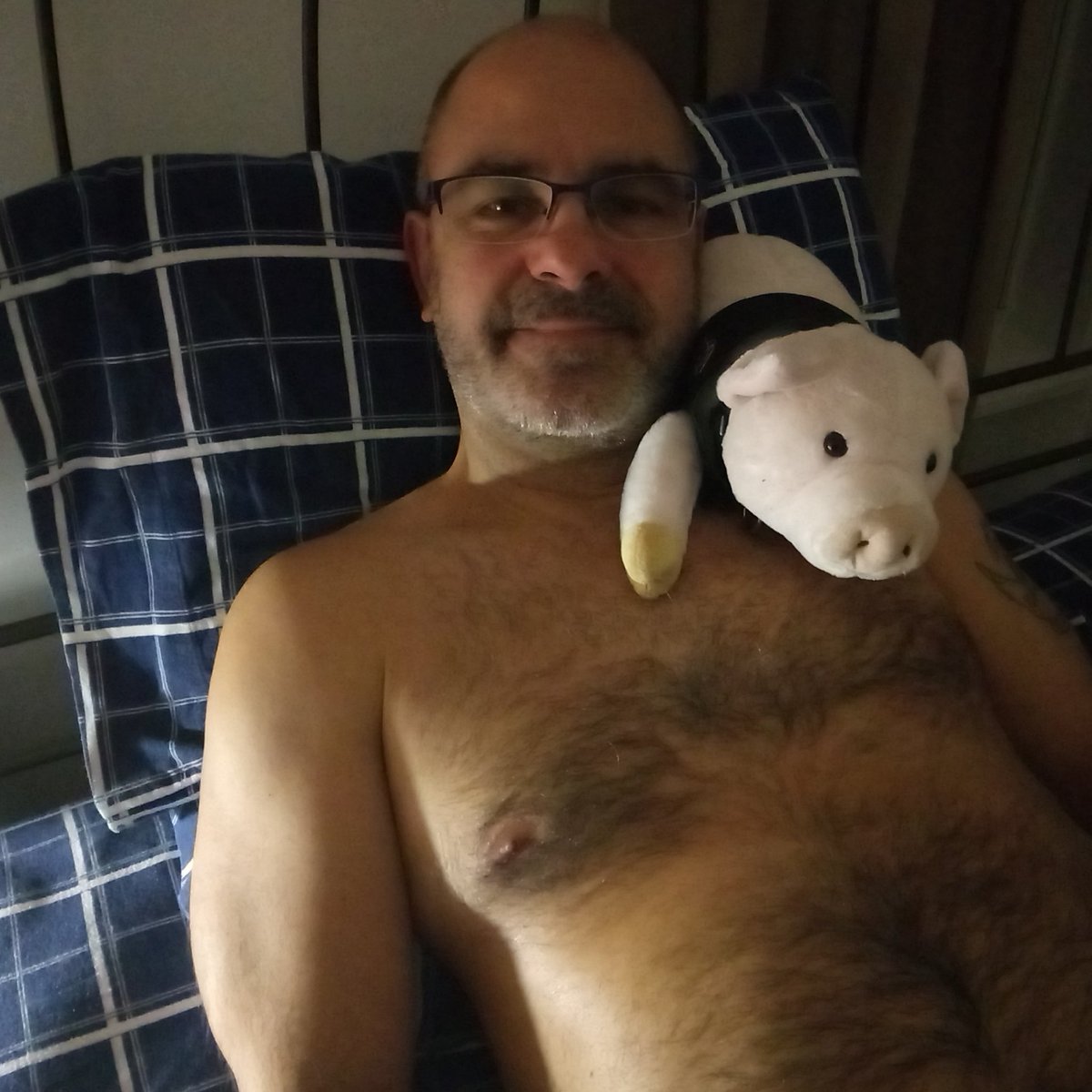 UncletopDan's tweet photo. #dirtyuncle #dayoff #bobbythepiggy https://t.co/XJXMt8LDHg