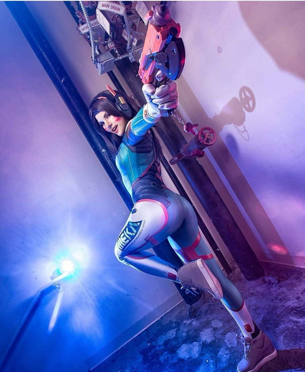 _cozplaying's tweet photo. #Cosplay #Dva #Overwatch https://t.co/GFWZyb5YSI