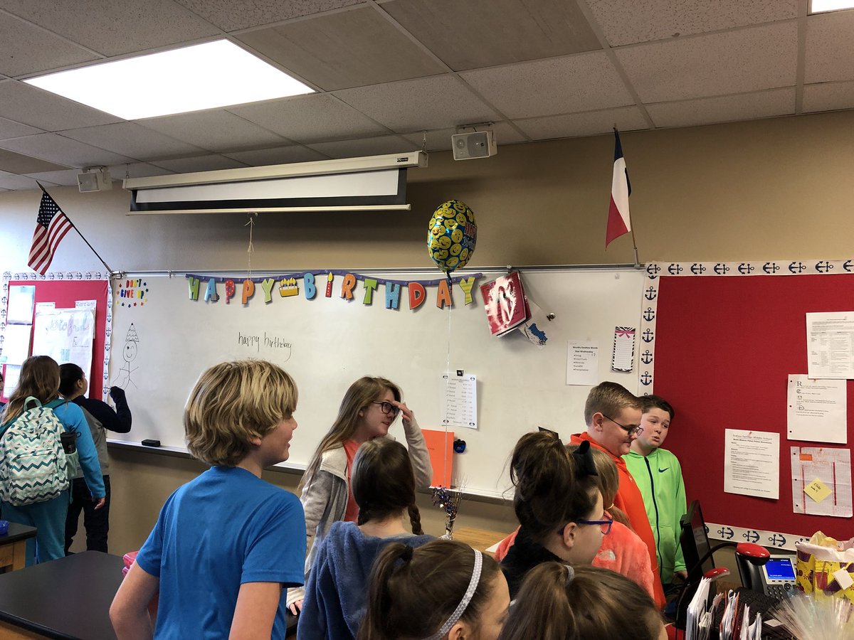 ISMS54's tweet photo. Happy Birthday Mrs. Dodson! The students surprised her this morning by decorating her class! https://t.co/zYGisiOJer