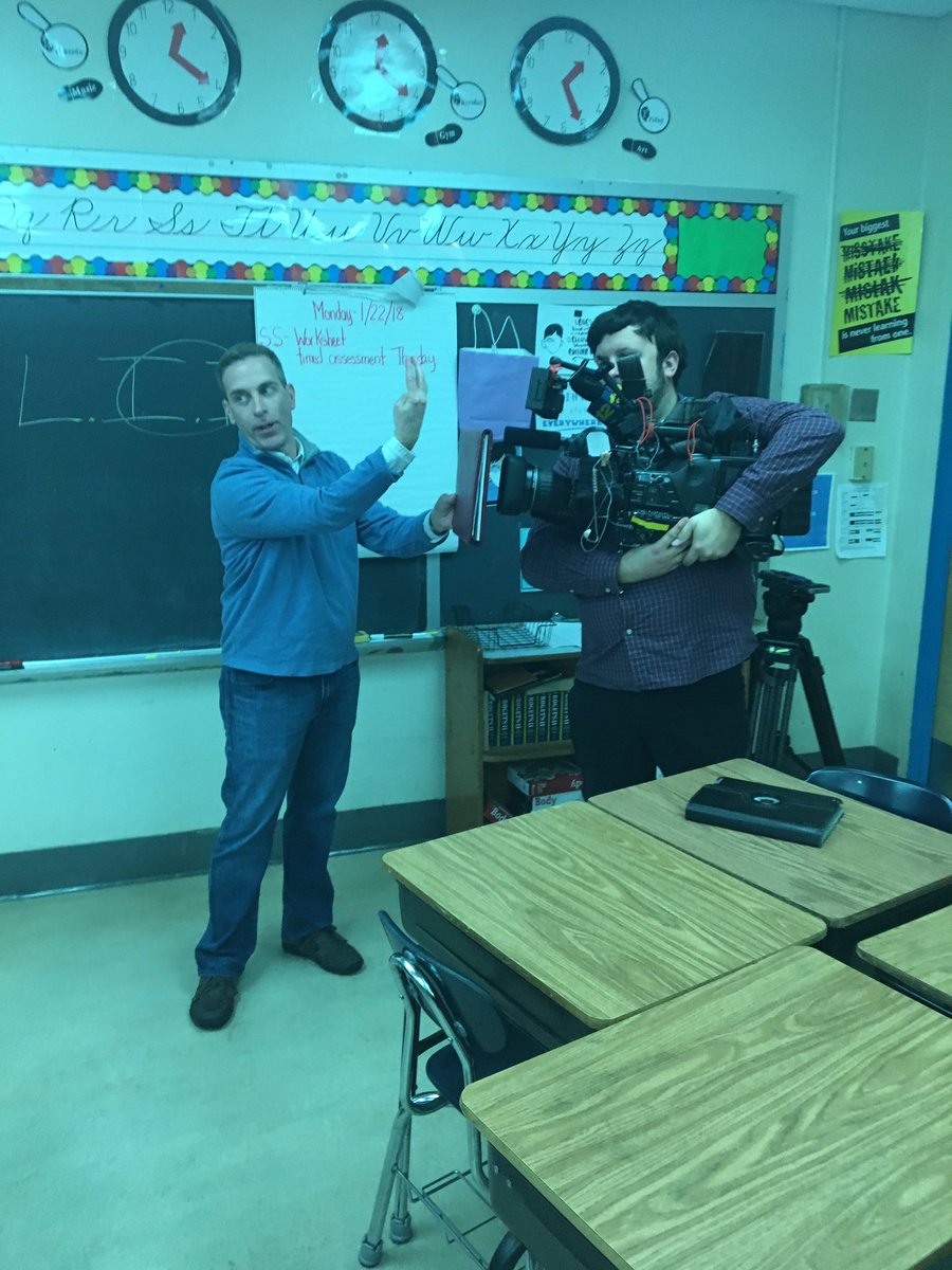 AcademyBBP's tweet photo. News12 Sports Director visits Academy Street 5th grade.  He's sizing up his competion for Paper Super Bowl L.I.I. https://t.co/nVYnpkhCgc