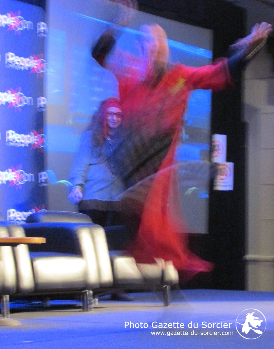 GazetteSorcier's tweet photo. On est enfin parvenu à prendre une photo de #sorcier en plein #transplanage lors de la #WTTMS4 de @peoplecons ! Bientôt notre compte-rendu complet. https://t.co/QpAL4lgSWd