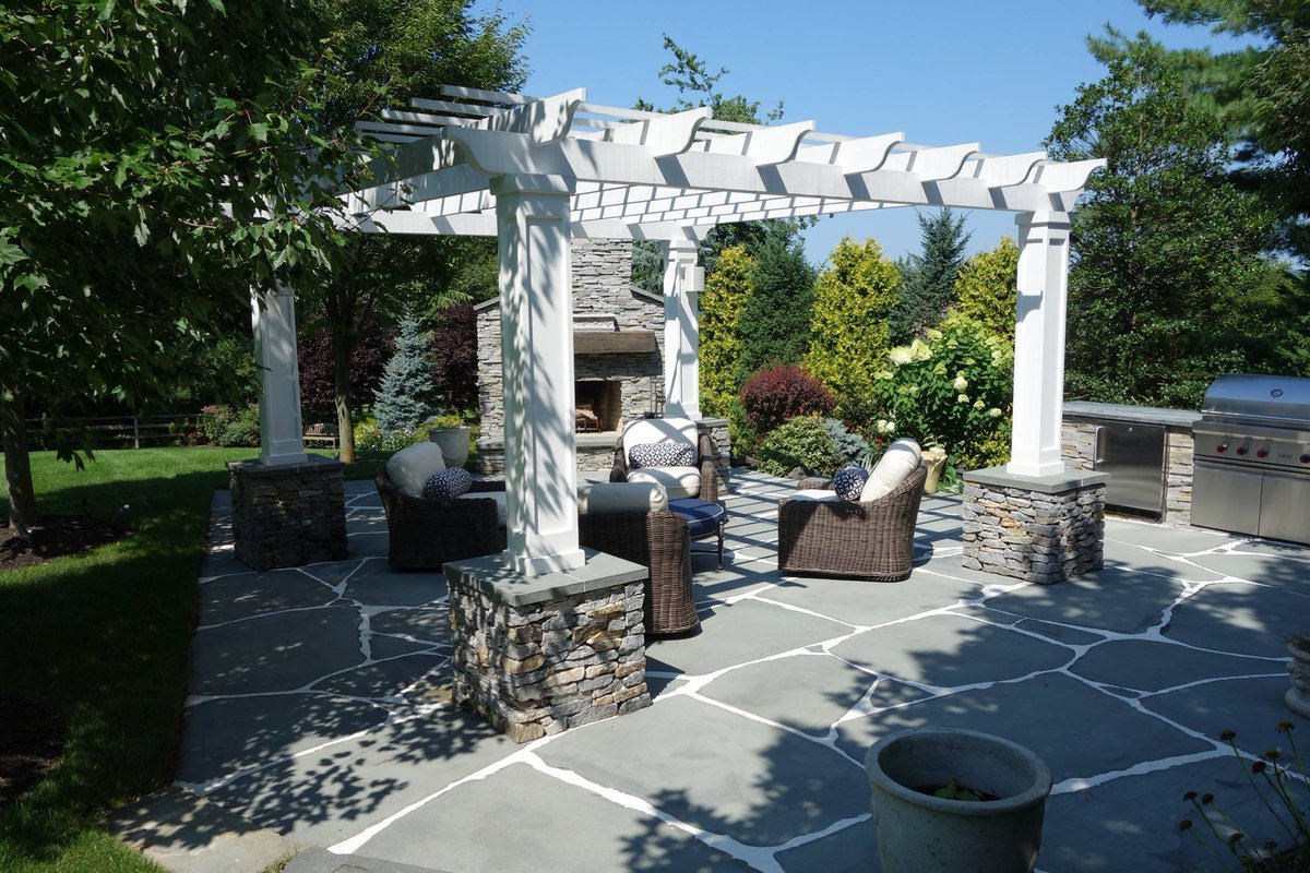 PrimeBuilds's tweet image. This patio was made using huge 2” thick bluestone slabs instead of the typical 1” tiles. Also built by us, the custom pergola and stone piers it’s sitting on.  All done by @PrimeBuilds #PrimeConstruction #PrimeBuilds #PrimeConstructionRemodeling #ExcellenceIsAHabit #ThisIsOurWork