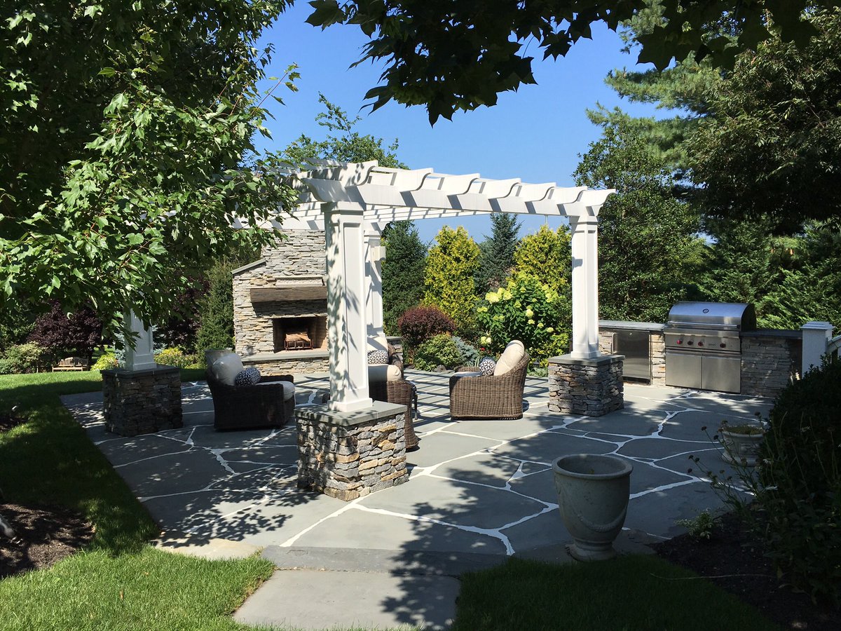 PrimeBuilds's tweet image. This patio was made using huge 2” thick bluestone slabs instead of the typical 1” tiles. Also built by us, the custom pergola and stone piers it’s sitting on.  All done by @PrimeBuilds #PrimeConstruction #PrimeBuilds #PrimeConstructionRemodeling #ExcellenceIsAHabit #ThisIsOurWork