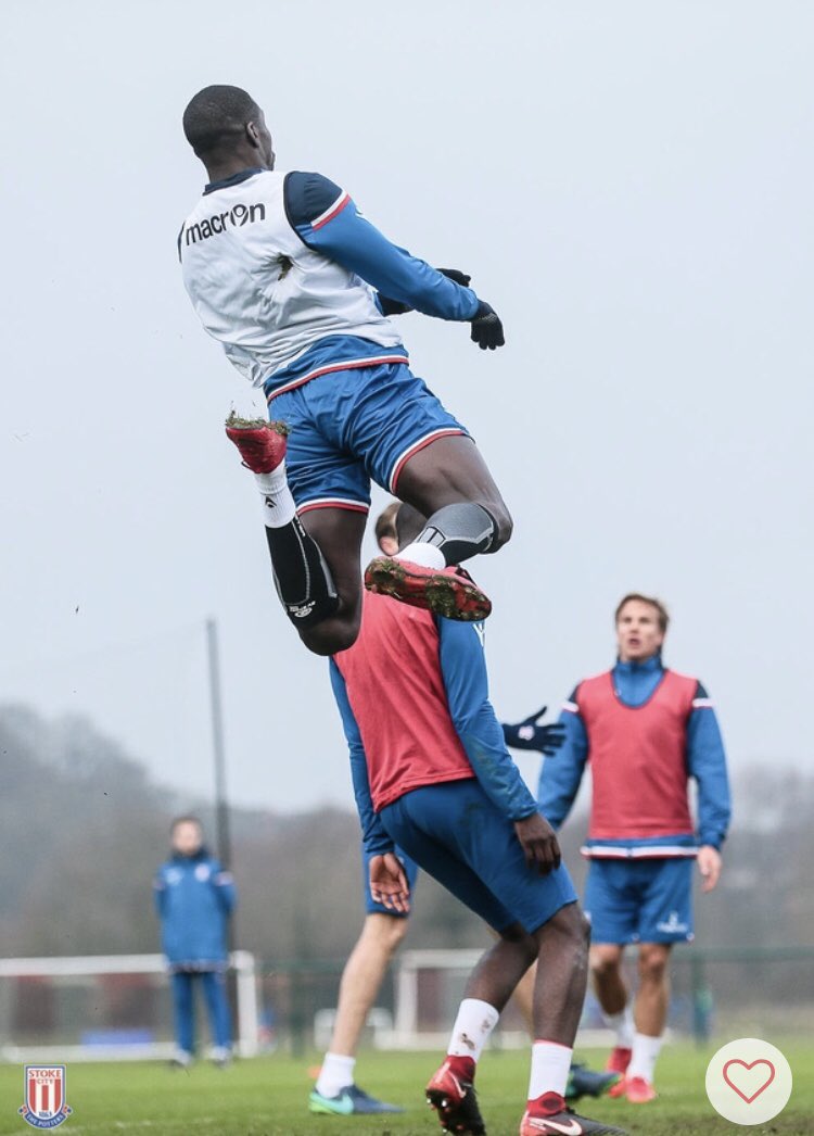 KurtZouma's tweet photo. I’ve Had to put my wings on 😜💥🚀 #lazoumance #airzoum https://t.co/FWGd2qVVR9