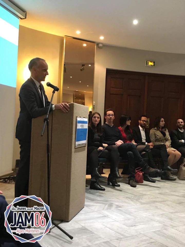 lesjem06's tweet photo. Une réunion placée sous le signe du rassemblement et de la bienveillance.
Les Jeunes Avec Macron des Alpes Maritimes vous renouvellent leurs vœux pour cette nouvelle année 2018. 🇫🇷🇪🇺

Les JAM 06 https://t.co/MRHe7uYxUd