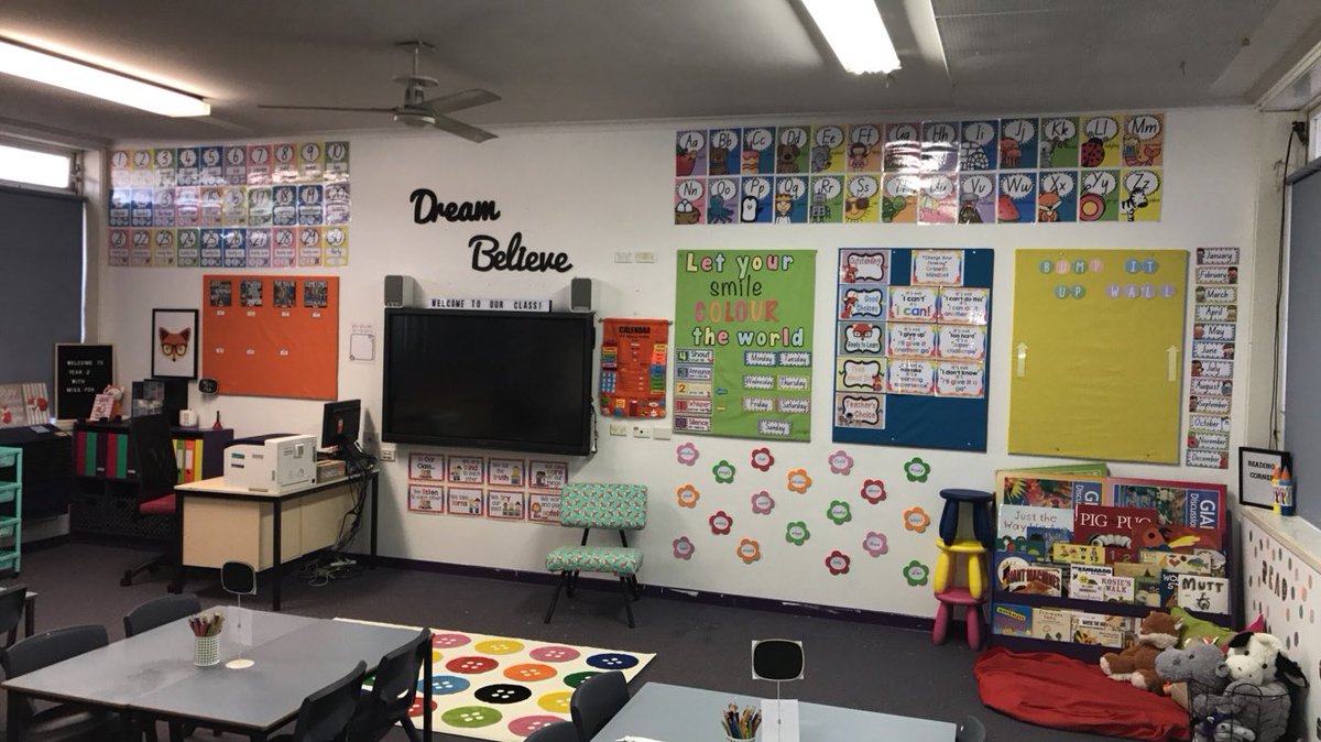 BEFORE AND AFTER OF MY CLASSROOM TRANSFORMATION! All the hard work paid off. I'm sooo happy and proud of my classroom! Can't wait to meet my Year 2 students!!! 🎉👩🏼‍🏫🦊 #acuedu_p #newgraduateteacher