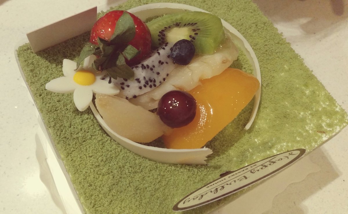 goyeonsung's tweet photo. @BAP_Youngjae @BAP_Daehyun 
다들 안녕 ㅋㅋ  영재군이 생일축하한다. 어제 (누나가) 제 생일인데 아까 케이크를 먹었어요!ㅅ.ㅅ! 또 사진 몇장만 찍었다. 저도 일찍 자야 돼요. 넘 좋아해용 내 동생 😘 앞으로 건강하게 행복하게  살았으면 좋겠다. 잘 주무세요. 🤗 저는 애들이 행복하길 바랍니다~~ https://t.co/8pE39KdRfO