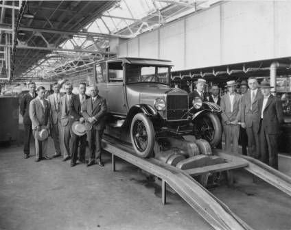 ExperienceAGM's tweet photo. Learned today that Louisville was first expansion of @Ford outside of Detroit and they made Model T’s! #amazingglobalmarketplace https://t.co/yx9owUsgqQ