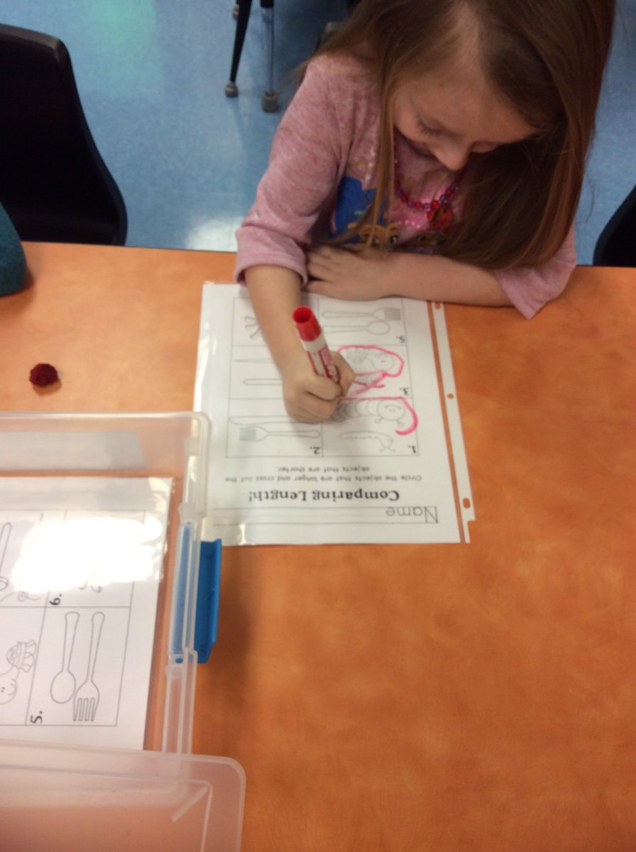 MrsSchapker's tweet photo. We started our measurement and data unit this week! #comparinglength #bugmeasuring #measuringmyname https://t.co/ih7Wzn7DV5