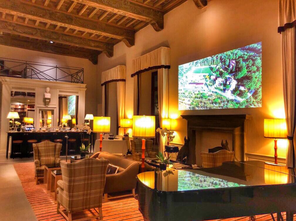 Palazzo Tornabuoni in Florence. The beautiful setting for our wine tasting event last night. Thanks for joining 🍷🍷 <a href="/girlinflorence/">Georgette Jupe</a> @toomuchtuscany <a href="/tuscanybuzz/">Tuscany Buzz</a> <a href="/TheFlorentine/">The Florentine</a> <a href="/arttrav/">Alexandra M. Korey</a>