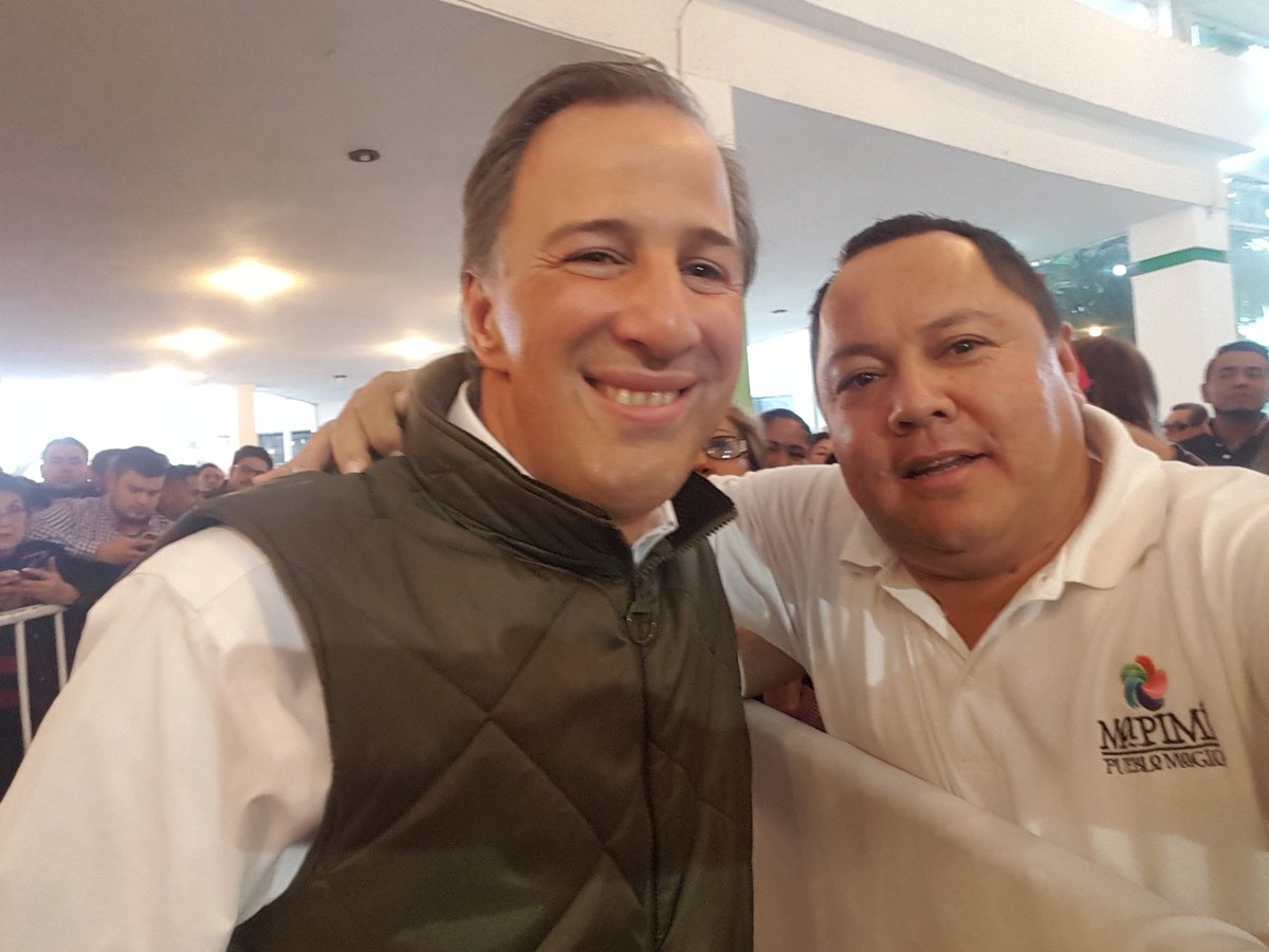 Alonso_Blancas's tweet photo. En el @CDE_PRI_Durango la unidad es nuestro principal valuarte y México 🇲🇽 es lo que más nos ocupa por eso, el proyecto de @JoseAMeadeK es incluyente y va más allá de los intereses partidistas. En todo el país, #MapimiDgo @AlyGamboa @EnriqueBenitezO @EnriqueOchoaR https://t.co/YMis54KHNn