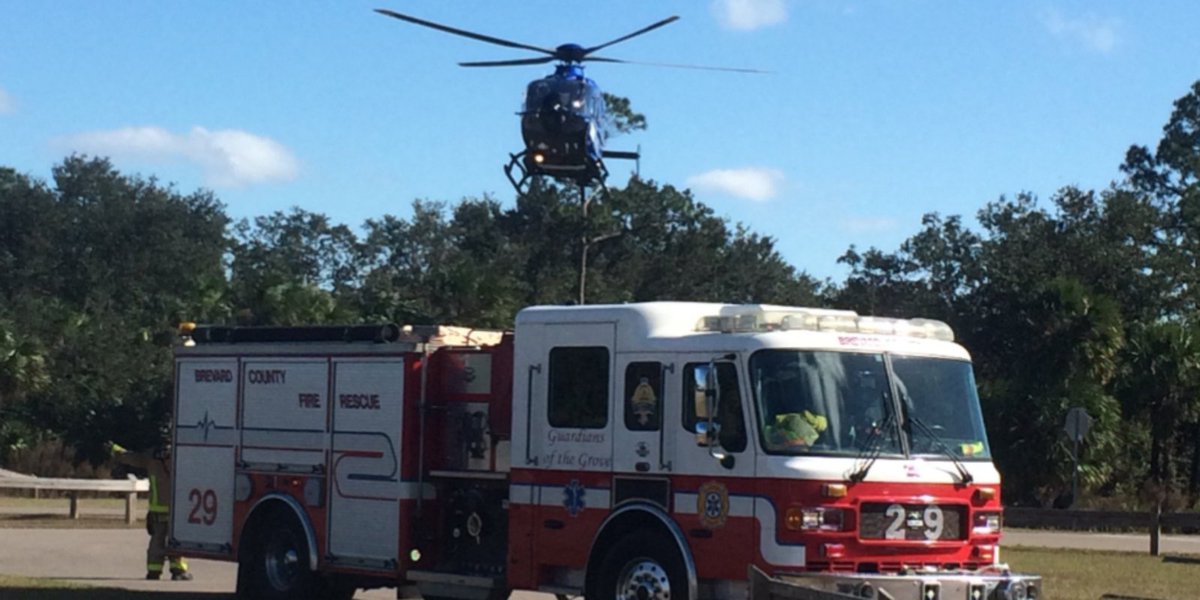 MCAOpporteam's tweet photo. Roofers injured after Merritt Island saw incident #rooferleads #stormchasers https://t.co/UFszE1Jjh2 https://t.co/pqGKAMF5NW