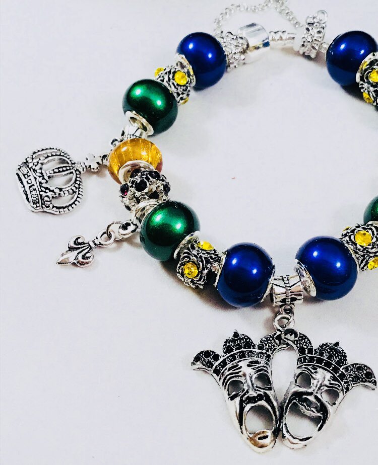 BarriosBeth's tweet photo. Fun Mardi Gras jewelry made in New Orleans! https://t.co/EwBVWjMMBI #etsy #handmade #jewelry #MardiGras https://t.co/JKE5vRCOwO