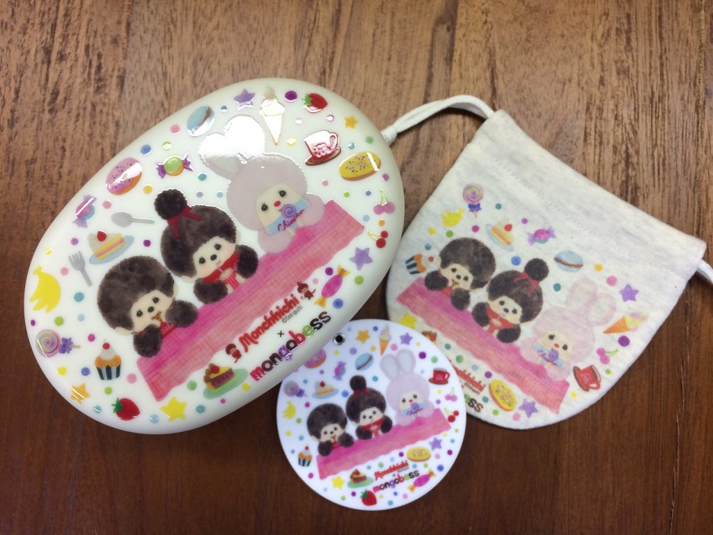 Mongobess モンゴベス モンチッチ モンゴベス モンゴベスやまちゃんの描き下ろしイラストです 18年のテーマはカフェ コラボ雑貨は24日から 東京駅一番プラザのキャラクターストリートのモンチッチバースデーイベントで発売になります