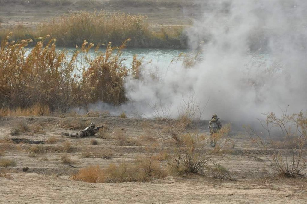 #عمليات_بغداد وبالتنسيق مع جهاز #الأمن_الوطني تتمكن من قتل إرهابيين إثنين احدهما ناقل للإرهابيي، والأخر إنتحاري يرتدي حزاماً ناسفاً في منطقة #الضابطية شمالي العاصمة #بغداد - الناطق بأسم وزارة الداخلية