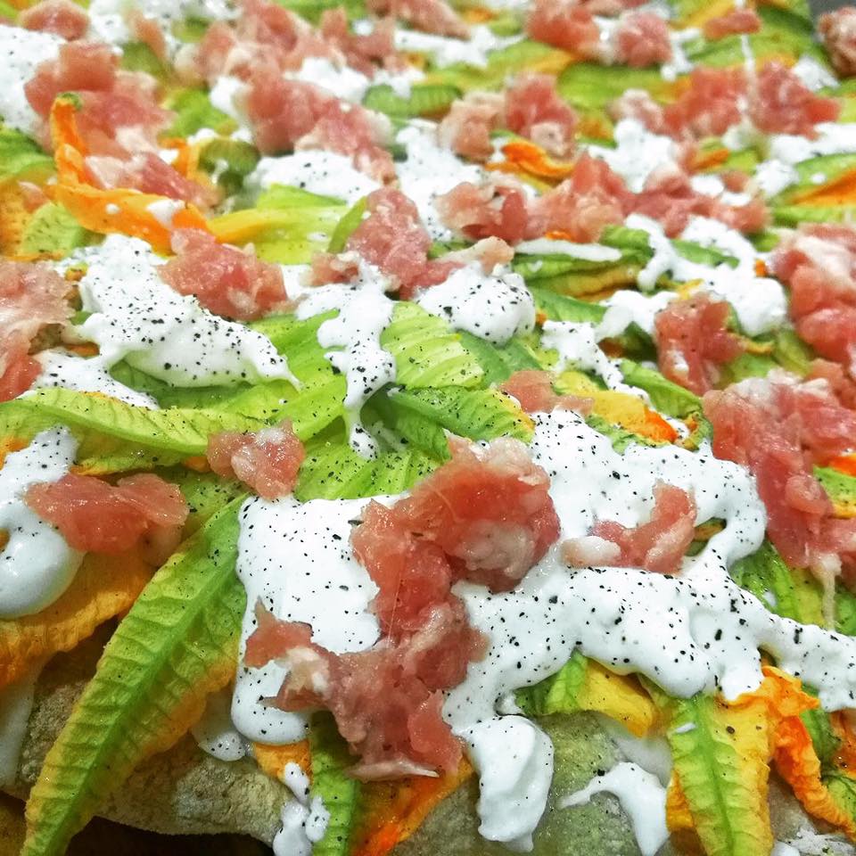 Dai_brai_butei's tweet photo. #Pizza alla pala con #stracciatella, #tastasal e #fioridizucchina😋
Tutti i gusti che vuoi!
Corso Cavour 18, #Verona https://t.co/E2khaNSoWa