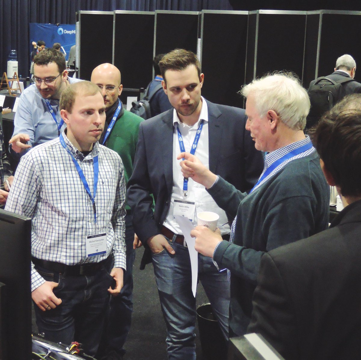 citec_agks's tweet image. Together with our international partners, René and Kevin presented the #H2020 project #M2DC at #HiPEAC2018 @M2DC_project cordis.europa.eu/news/rcn/14212…