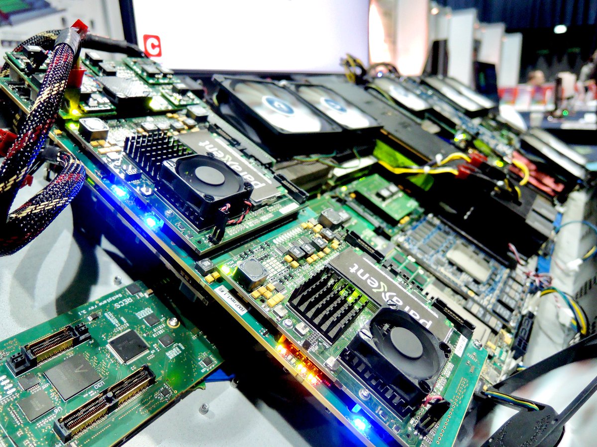 citec_agks's tweet image. Together with our international partners, René and Kevin presented the #H2020 project #M2DC at #HiPEAC2018 @M2DC_project cordis.europa.eu/news/rcn/14212…