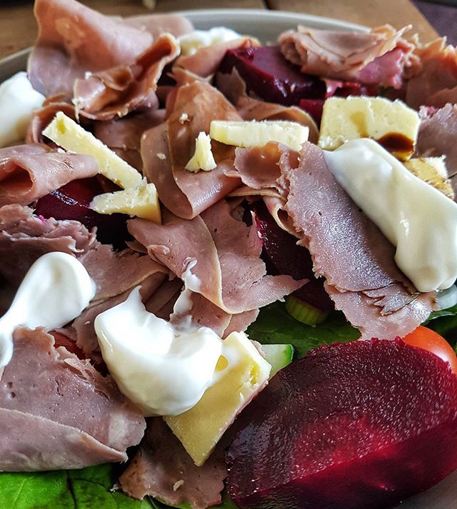 eatlivelift's tweet photo. Beef and cheese salad for lunch. It's been a busy day today although extremely productive so can't complain I like days where I feel I have achieved something.
Although me being busy had meant I've spent most of it at my desk so it's now time to get out … https://t.co/Q2Gv7btnZt https://t.co/IZ4Cw5AkhM