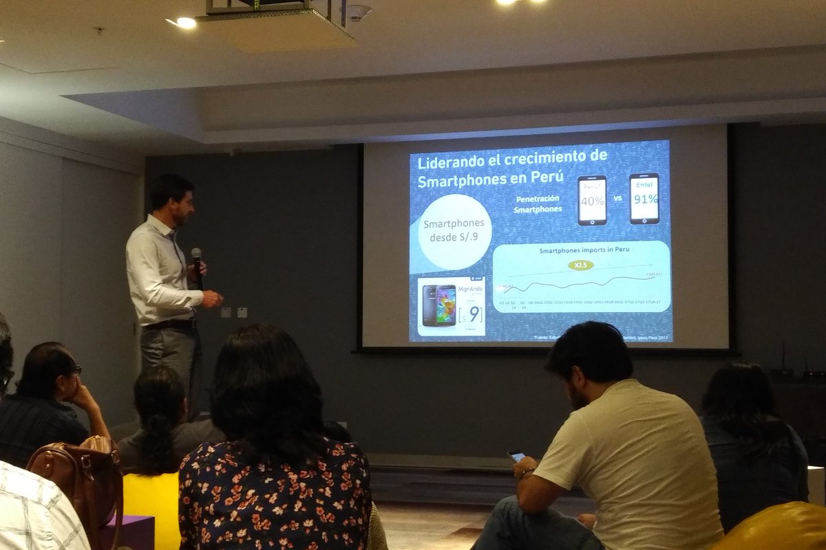 zophiap's tweet photo. Se ha triplicado el ingreso de smartphones en el Perú  desde el 2014. 9 de cada 10 clientes de @EntelPeru usa smartphones #ConInternetPowerYo https://t.co/I8ScglkYwD