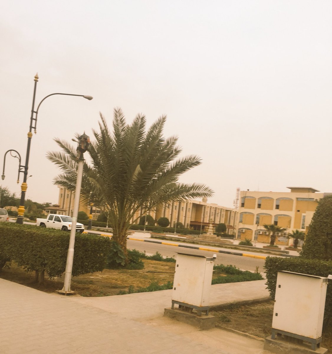 اسند نفسك بنفسك ✌️فاضرب يدك على قلبك وقل له اثبت ❤️🌷🌷