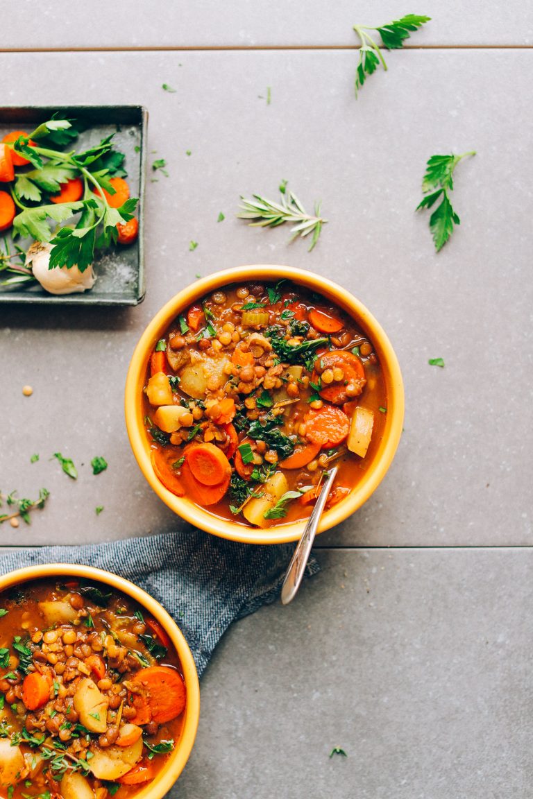 nicoleosinga_rd's tweet photo. A perfect hearty soup for the cold weather! #healthysouprecipes #homemadesoup #eatwell #plantbasedprotein #dietitian #nutrition #wholefoods #healthylifestyle #lentilsoup #easyrecipes #onepotmeals #mealprep #doitforlife https://t.co/Is22HliQEH https://t.co/sAzatSECgm