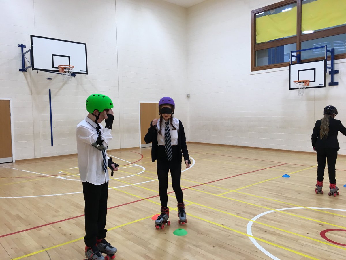 theskatepeople's tweet photo. Great #SkateToSuccess session with @BannockburnHigh and @DYW_ForthValley today. Great skills including slalom skating blindfolded 😲 https://t.co/LZ3p9Ih3iM