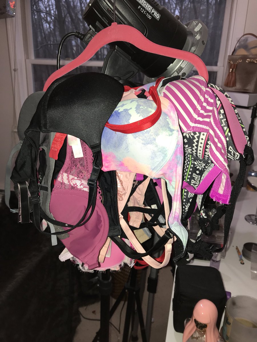 annikaosterlun's tweet photo. all these bras and yet, still no boobs https://t.co/1WQvkT010b