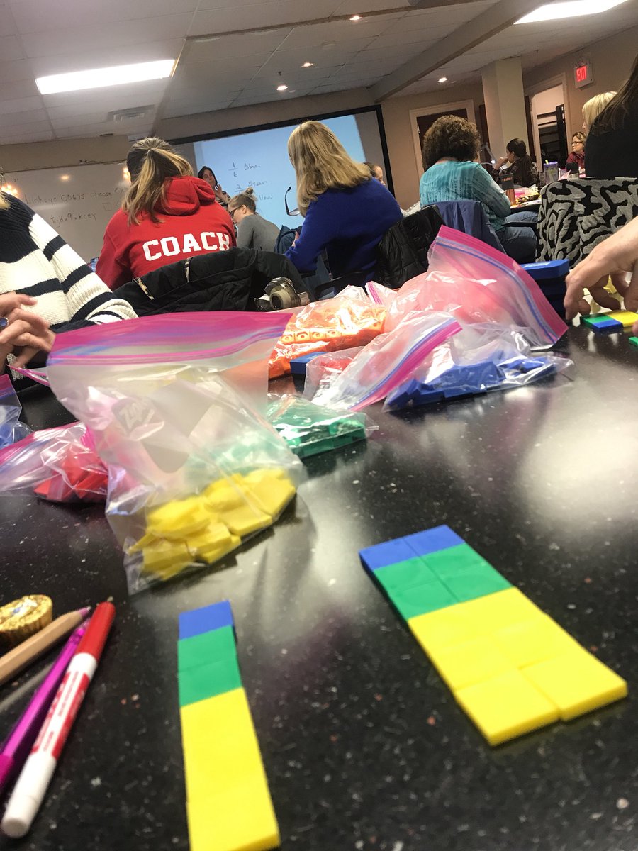 mrsmeleika's tweet image. using manipulatives to model equivalent fractions 📊 #conquermath
