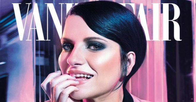 RadioItalia's tweet photo. Quanto è bella @LauraPausini  sulla cover di @VanityFairIt ? 😍 Fan entusiasti in attesa del ritorno musicale dell'artista che il 26 Gennaio svelerà il nuovo singolo #NonèDetto https://t.co/bhjzSgUPgc https://t.co/CxibQmAv3x