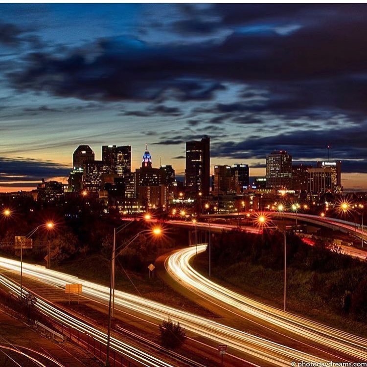 ExpCols's tweet photo. This city never stops. Via @photodaydreams #expcols January 23, 2018 at 11:06AM https://t.co/40qmlbzyWk