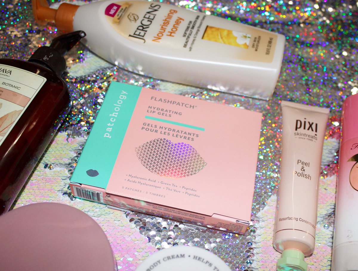 cosmeticsbycmr's tweet photo. thank you to @octoly and @patchology for these lip masks! they have been doing great things for my dry lips! π #freewithoctoly #makeup #beautyblogger #lipmask https://t.co/LX409kJRRy