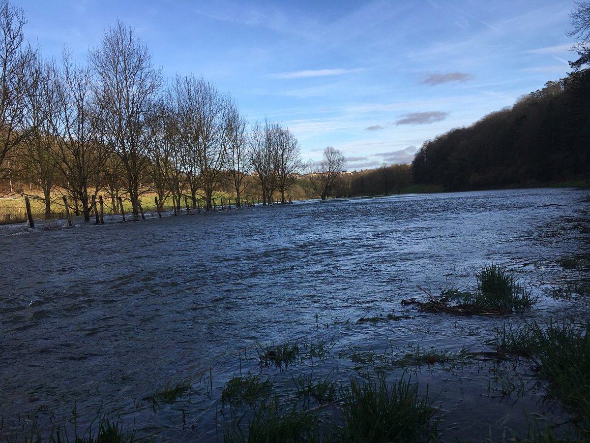 poln52's tweet photo. 23 janvier à #Chaumont #HauteMarne, la #Suize en crue au viaduc et au « Pâté de Truites ». Pour qui connaît le débit d'été à cet endroit, on est aujourd'hui à 1,60 m... https://t.co/1mVVjIt5gi