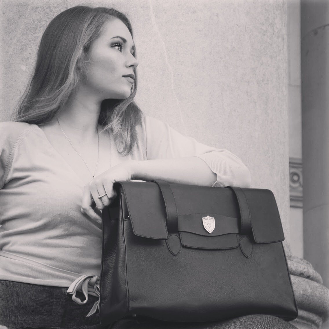 BEAUDUROF's tweet photo. We set out with world class designers to engineer a handbag for you. Fit for purpose from your morning commute, to the board room and that party after work. Upgrade now to the Franklin by c1209; beautiful handbag, secret backpack. #upgraded #disruptivebydesign #c1209 #thefranklin https://t.co/sQFQAdpOIU