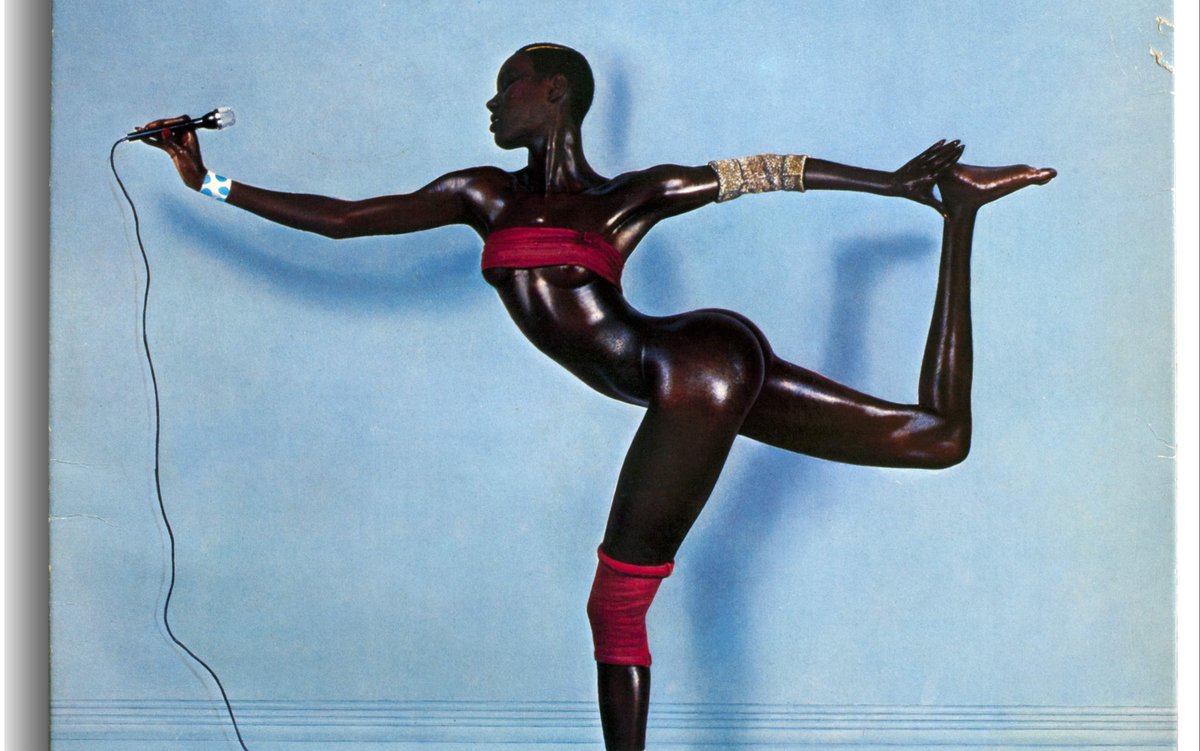 good2bes's tweet photo. Esta mítica portada de @Miss_GraceJones y otras muchas más, están expuestas en @fotocolectania 👉🏻👉🏻 https://t.co/Zy4eZlZ0He #TOTALRECORDS #VINILOS #EXPOS https://t.co/YVAFRn5bMw