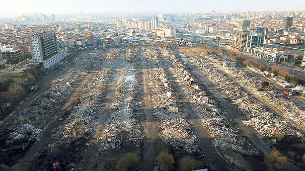 #BirZamanlar Zeytinburnu Ambarlar vardı, bir gece ansızın gelip yıktılar.... 

<a href="/nihatsirdar/">Nihat Sırdar</a> <a href="/RadyoSivrisinek/">Sivrisinek</a>