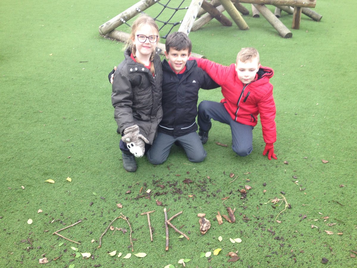 CETBrum's tweet photo. Fantastic come back from our #forestschool group @WGPrimary. Afternoon out and about learning about #wintersigns and #birds. See full album https://t.co/KEWj1icmlZ https://t.co/37BIAbLaSK