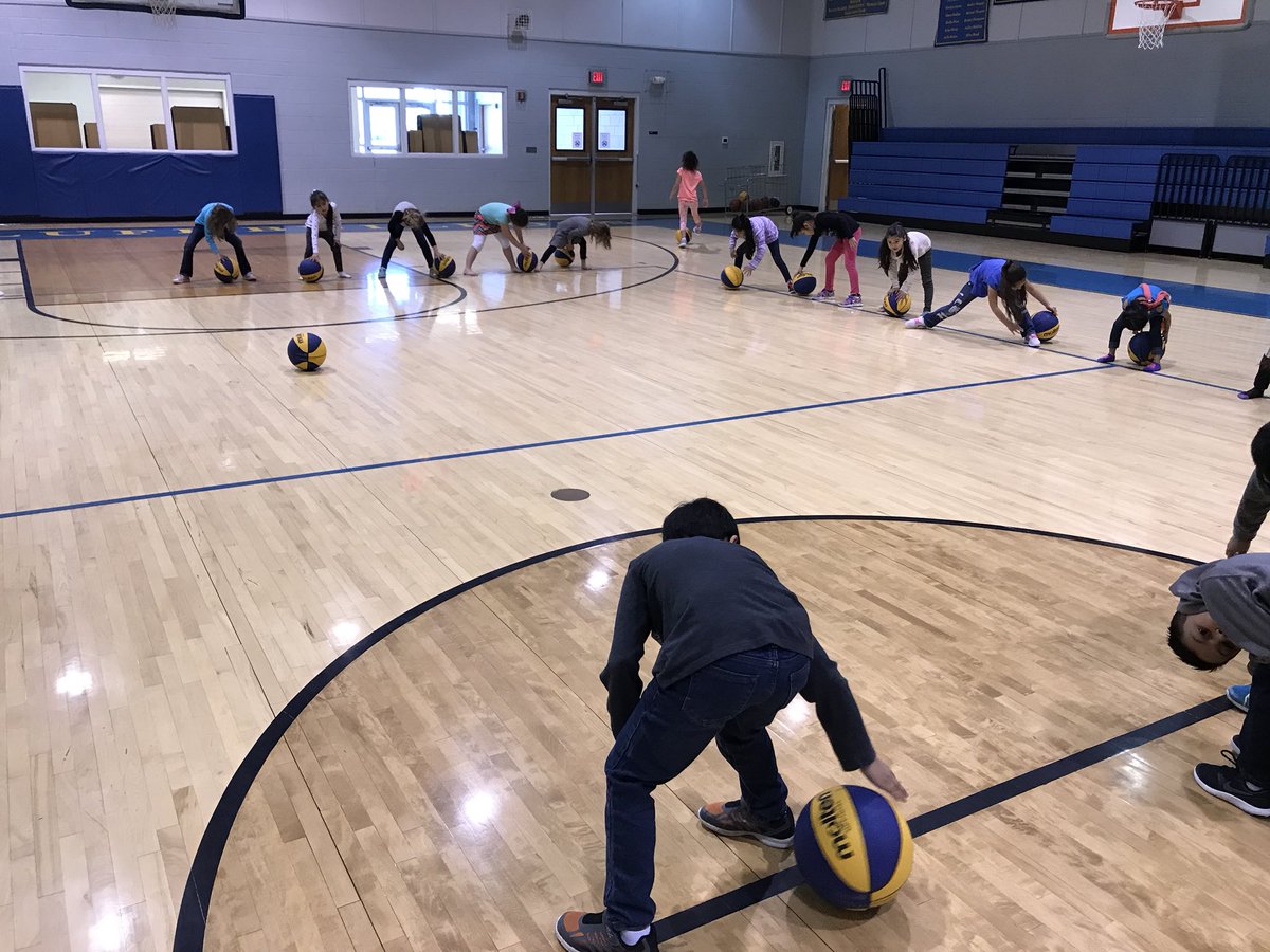 SiviCheek's tweet photo. #1stgradebasketballskills https://t.co/wLEqW7c8pA