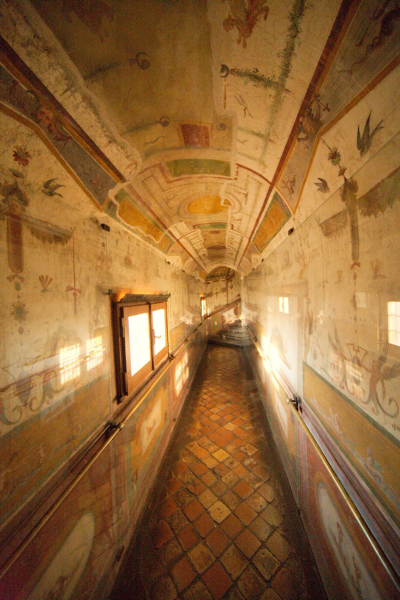 FedericaAnto2's tweet photo. #NeiCastelli
#CastelSantAngelo
Impiantato sul Mausoleo di Adriano, già dal 403 d.C. vide la metamorfosi in un fortilizio, passando da Teodorico fino ai Crescenzi ad arrivare a Papa Borgia che incaricò Antonio da Sangallo di fare una fortificazione moderna.
È il Castello di Roma! https://t.co/n4SQG4lVfU