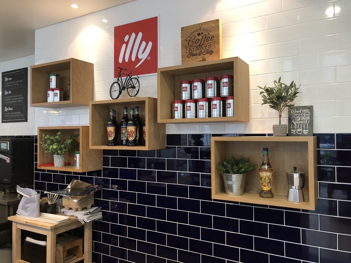 image_corporate's tweet image. Visiting British Airways this afternoon &amp;amp; admiring our handy work at The Pavement Café 🤩 @BaxterStorey