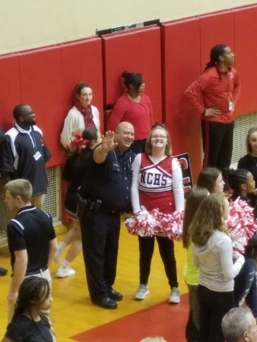 CSSCSafeSchools's tweet photo. @EastwoodMS &amp; @MSDWT_Safety SRO Freddie Edwards demonstrates yet another great example of how SROs create lasting relationships and rapport with students.  NC sophomore loved seeing her middle school SRO at a recent @bestbuddiesnc basketball game at NC. https://t.co/dIqla6cse2