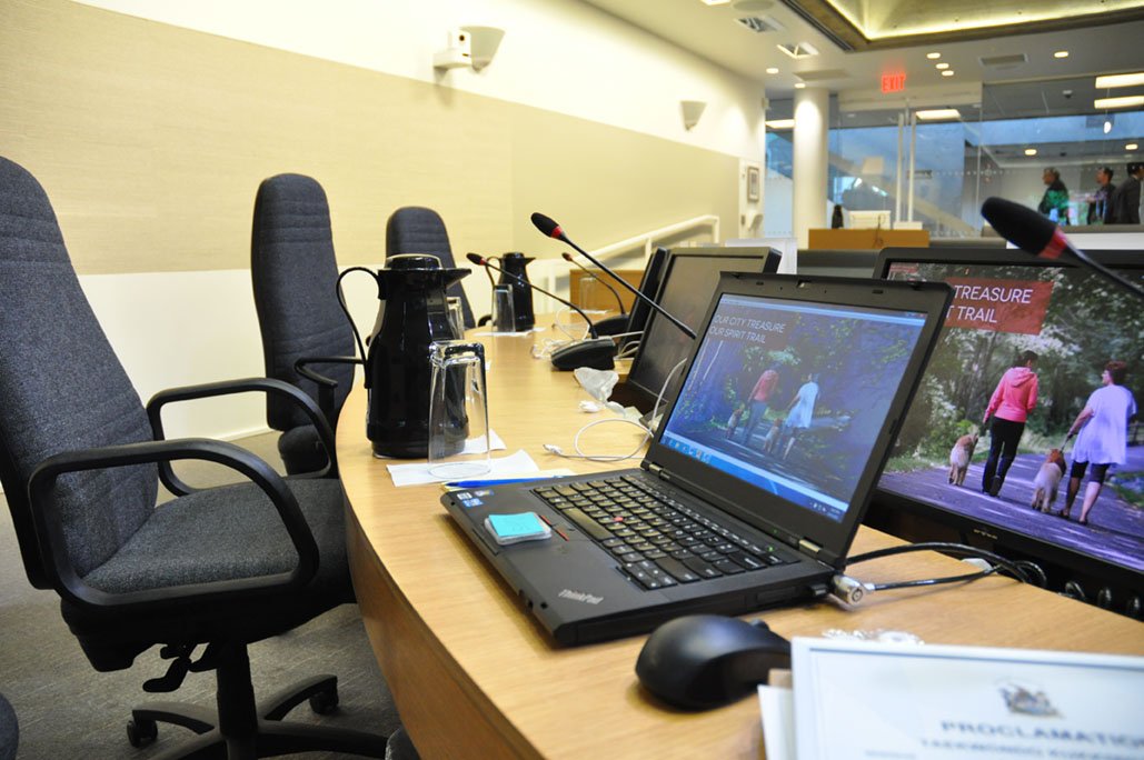 Missed last night's council meeting? Not a problem we've got a video:  ow.ly/ALCc30hX8jW #NorthVan https://t.co/lt9dcABQ95