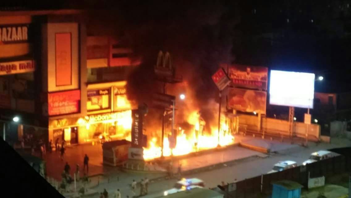 vidhi_179's tweet photo. Dear Public, can we please grow up, it's just a @filmpadmaavat!
And if you really want to raise your voice than please raise against right issues.
#Ahmedabad #HimalayaMall #AlphaMall #PVRAcropolis #PadmavatiControversy #KarniSena https://t.co/nCwR8SPCEa