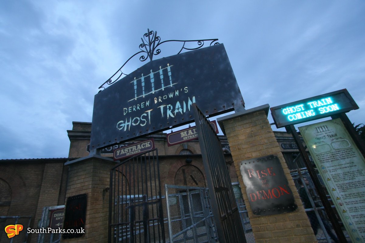 TowersTimes's tweet photo. Today has also seen @THORPEPARK confirm on Twitter that all rides will open at 10am, while their “actor-led” attractions will open at 12pm – these being Derren Brown’s Ghost Train: Rise of the Demon, Angry Birds 4D & seasonal attractions such as I’m A Celebrity…Maze & SAW Alive. https://t.co/hJSW0ufv1P