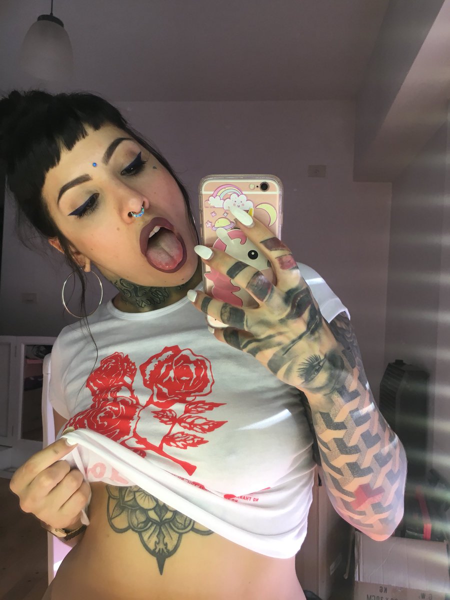 doloressoma's tweet photo. #LedShine #SadGirl #tattoo #chuflito https://t.co/a8vbWNu3pq