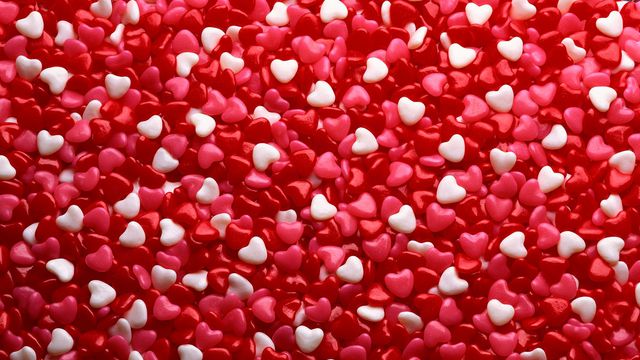 Chez Encore Merci, on se met "in the mood for love" avec notre nouvelle playlist spéciale Saint Valentin 🌹 ❤️  💏  ! Du romantique, du sexy et du passionné...la bande-son parfaite pour vos rendez-vous, et productions ! ow.ly/CCvc30hX3Pn