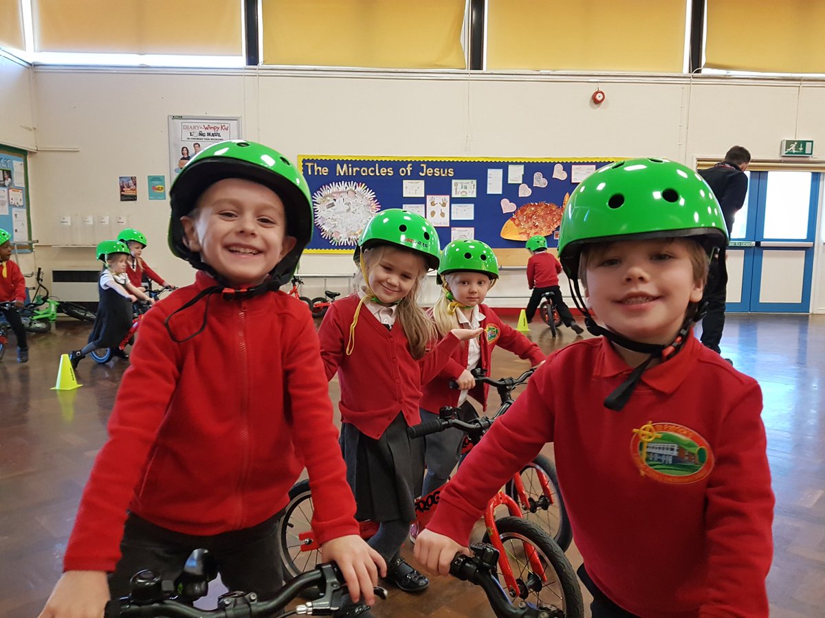 OutspokenTrain's tweet photo. #BalanceFirst. @St_PatrickCorby's reception pupils enjoy their #Bikeability Balance experience: https://t.co/hlHAu5987o 

#cycling #cycletraining @CycleNorthants @BikeabilityUK @TABSbikeability https://t.co/AdAbYKWO1I